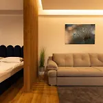 Nest Inn Azure Apartment